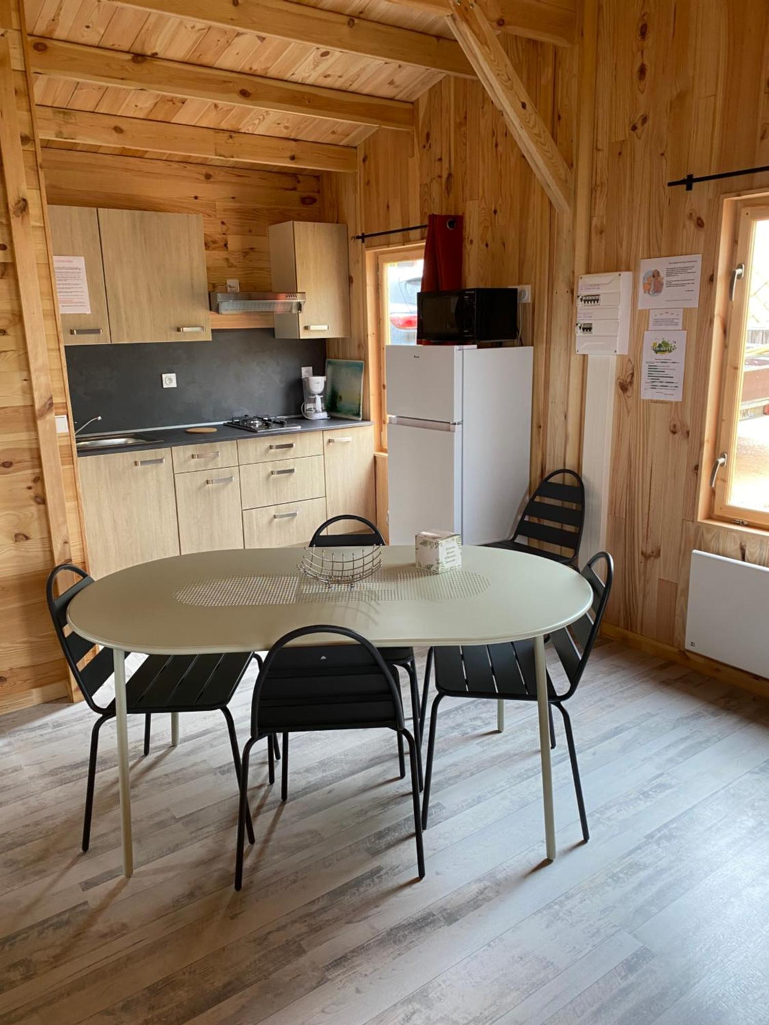 Camping Le Montbartoux Vollore-Ville Buitenkant foto